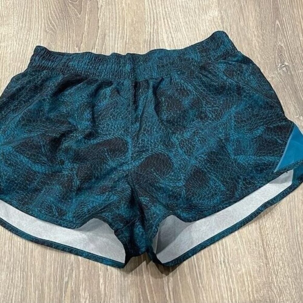 All in Motion Medium Teal Animal Print Shorts J23